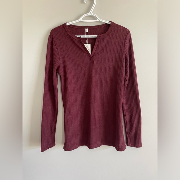 Waffle Knit V Cut Neck Henley Long Sleeve Shirt Sweater in Maroon NWT - Picture 10 of 11